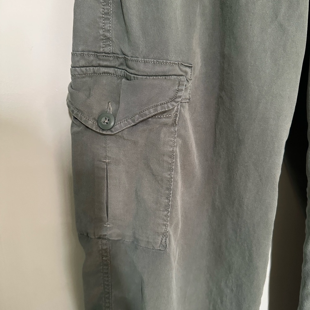 American Eagle Outfitters Women’s Cargo Pants - Olive - Picture 4 of 7